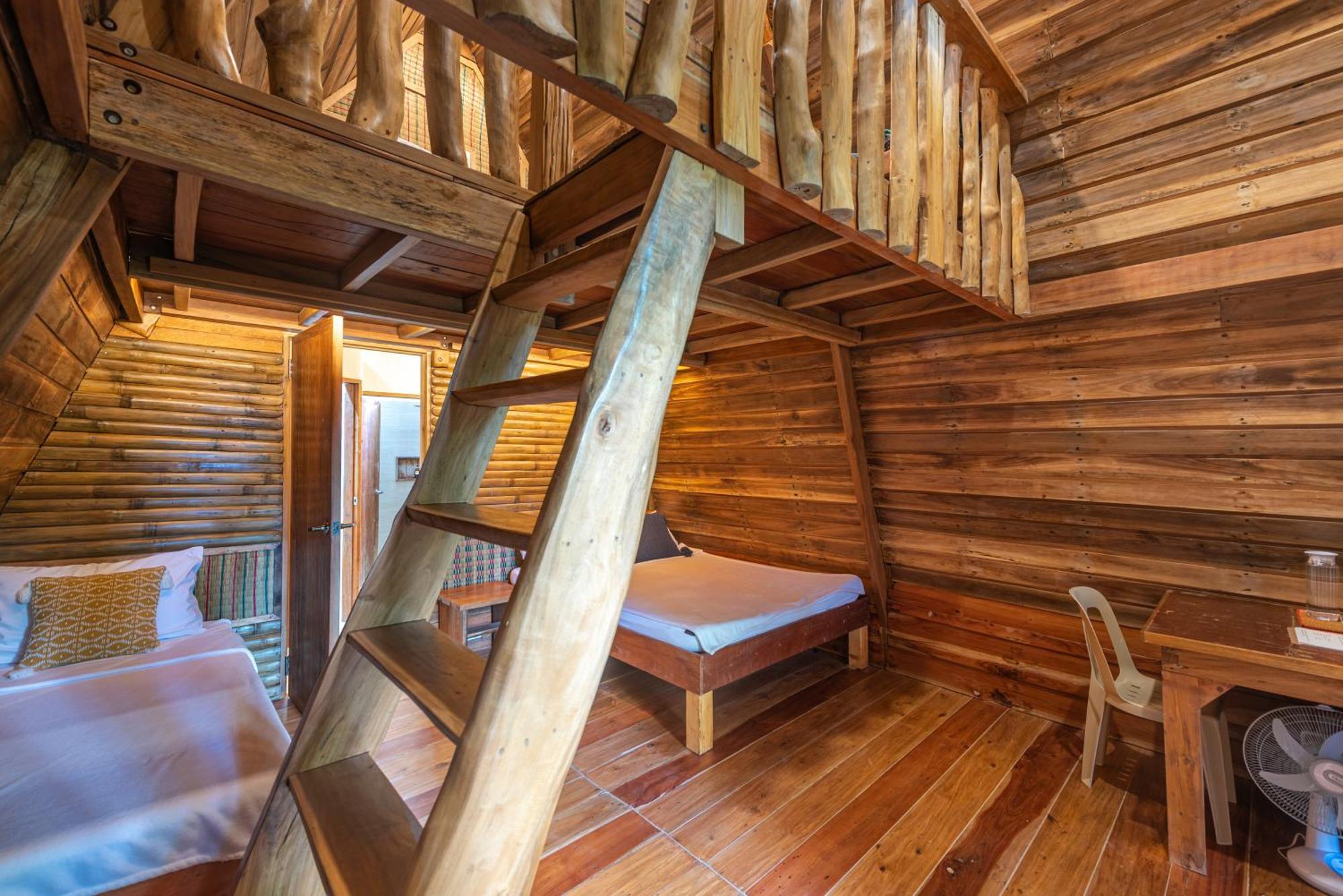 Camanolo Homestay Хенерал Луна Екстериор снимка
