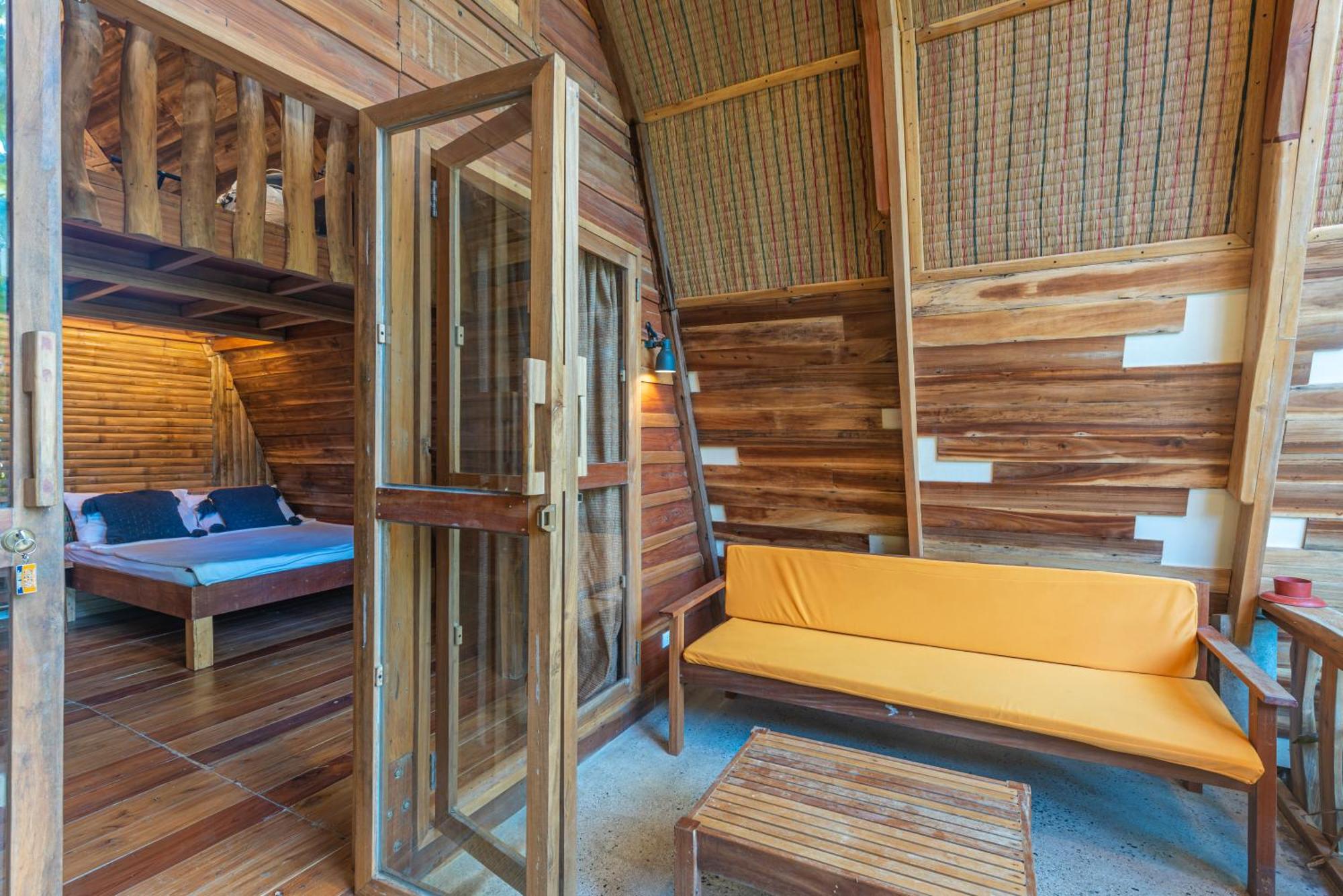 Camanolo Homestay Хенерал Луна Екстериор снимка